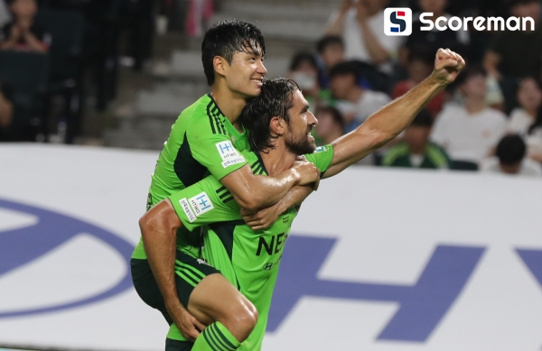 전북, 강원 2-0 완파...19경기 무패 행진